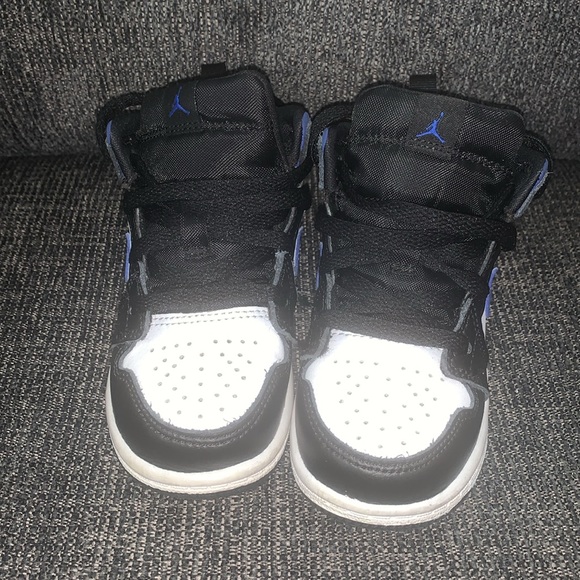 Gently worn Toddler size 7C, White, Blue and Black Air Jordan 1s - Picture 4 of 6